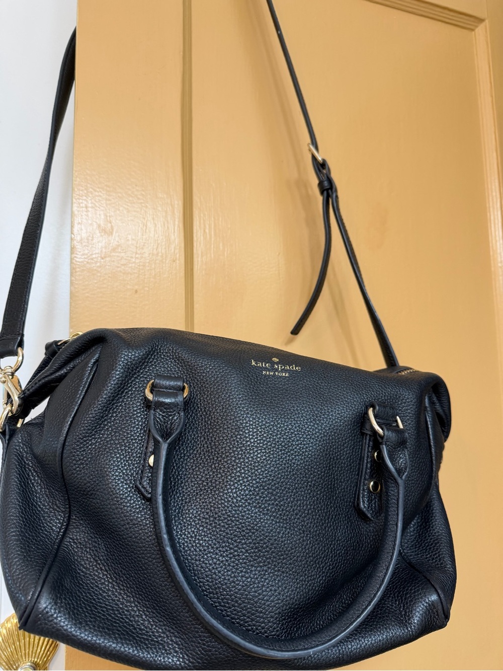 Kate Spade black leather versatile bag